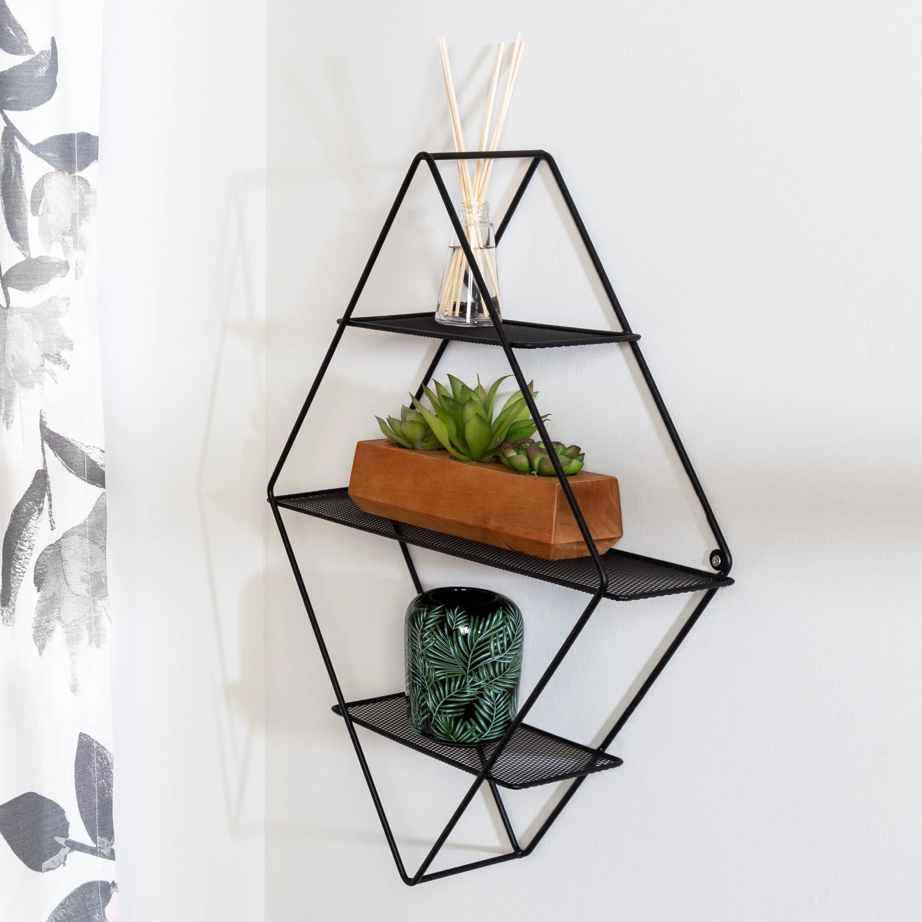 Black 3-Tier Metal Diamond Decorative Wall Shelf