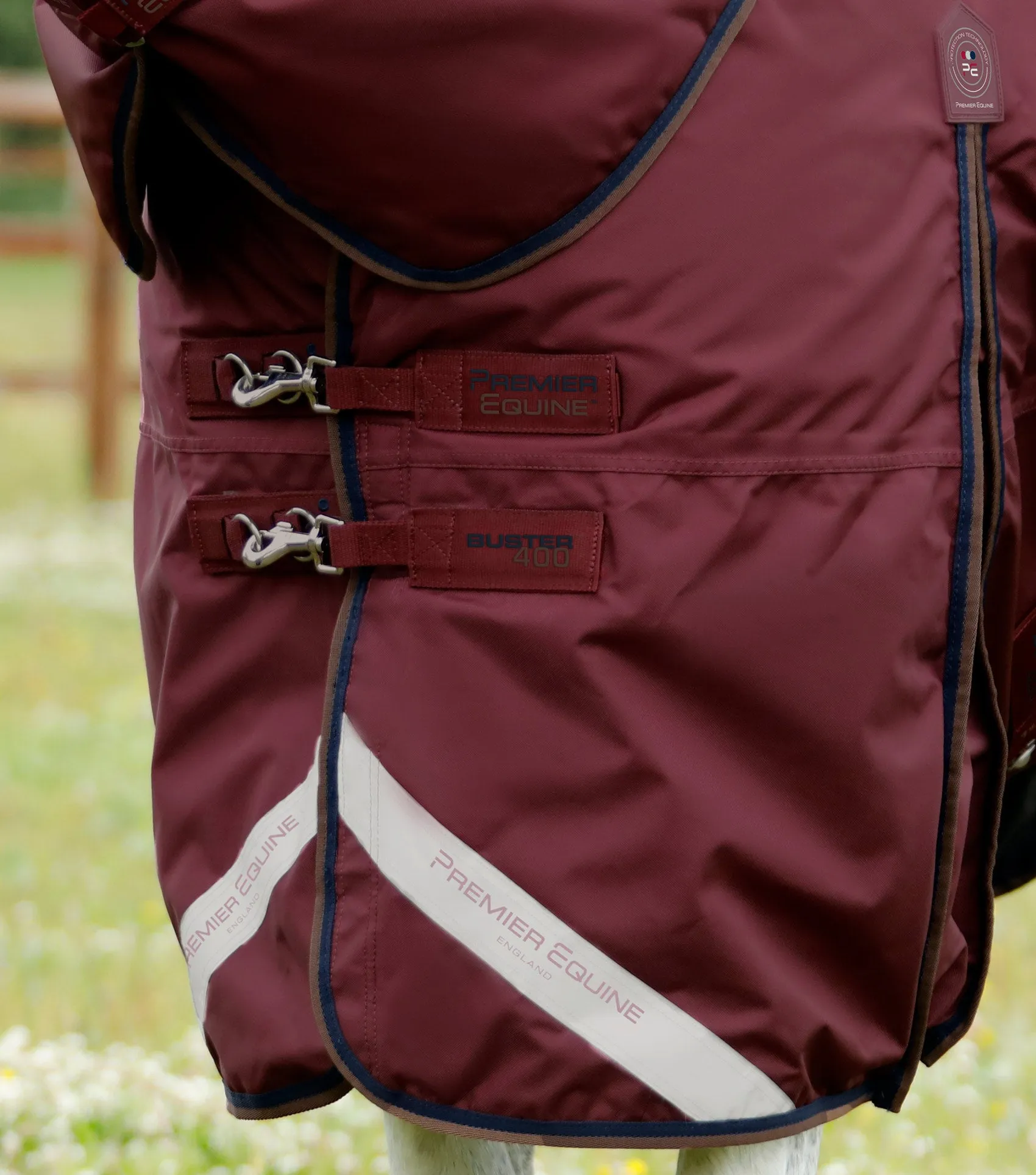 Buster 400g Turnout Rug with Snug-Fit Neck Cover Burgundy