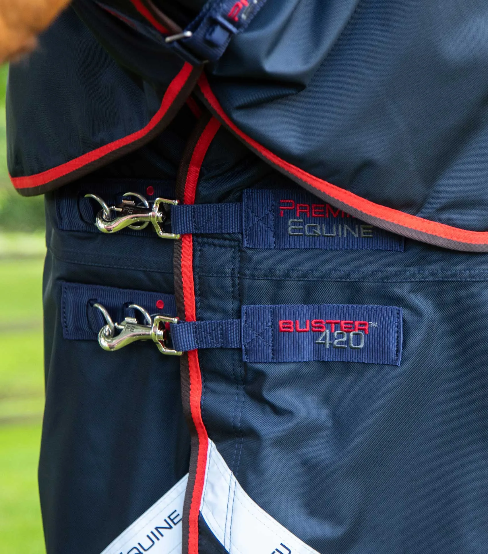 Buster 420g Turnout Rug with Classic Neck Cover Navy