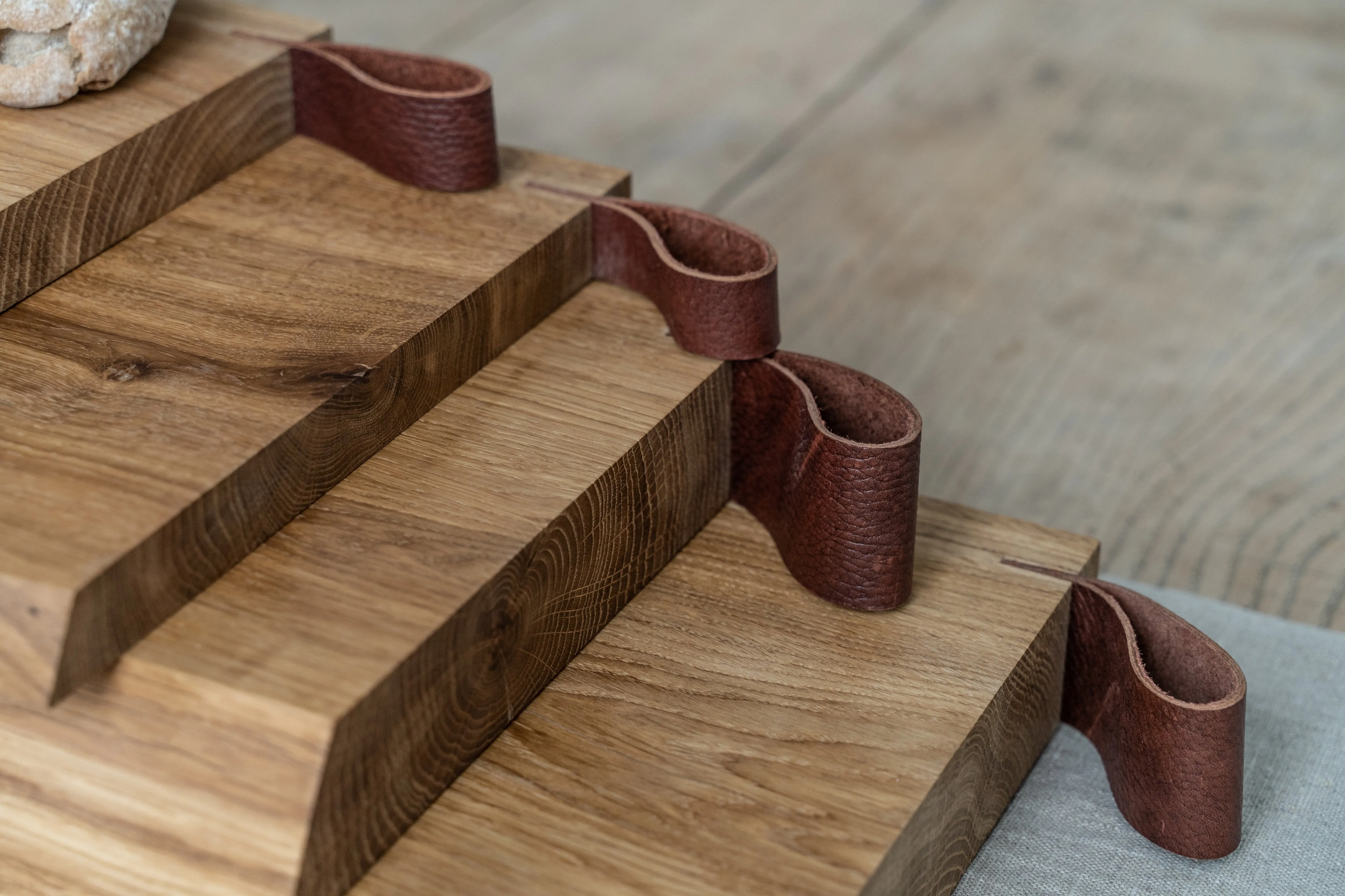 Small Oak Cutting Board by Mediea: Durable and Eco-Friendly