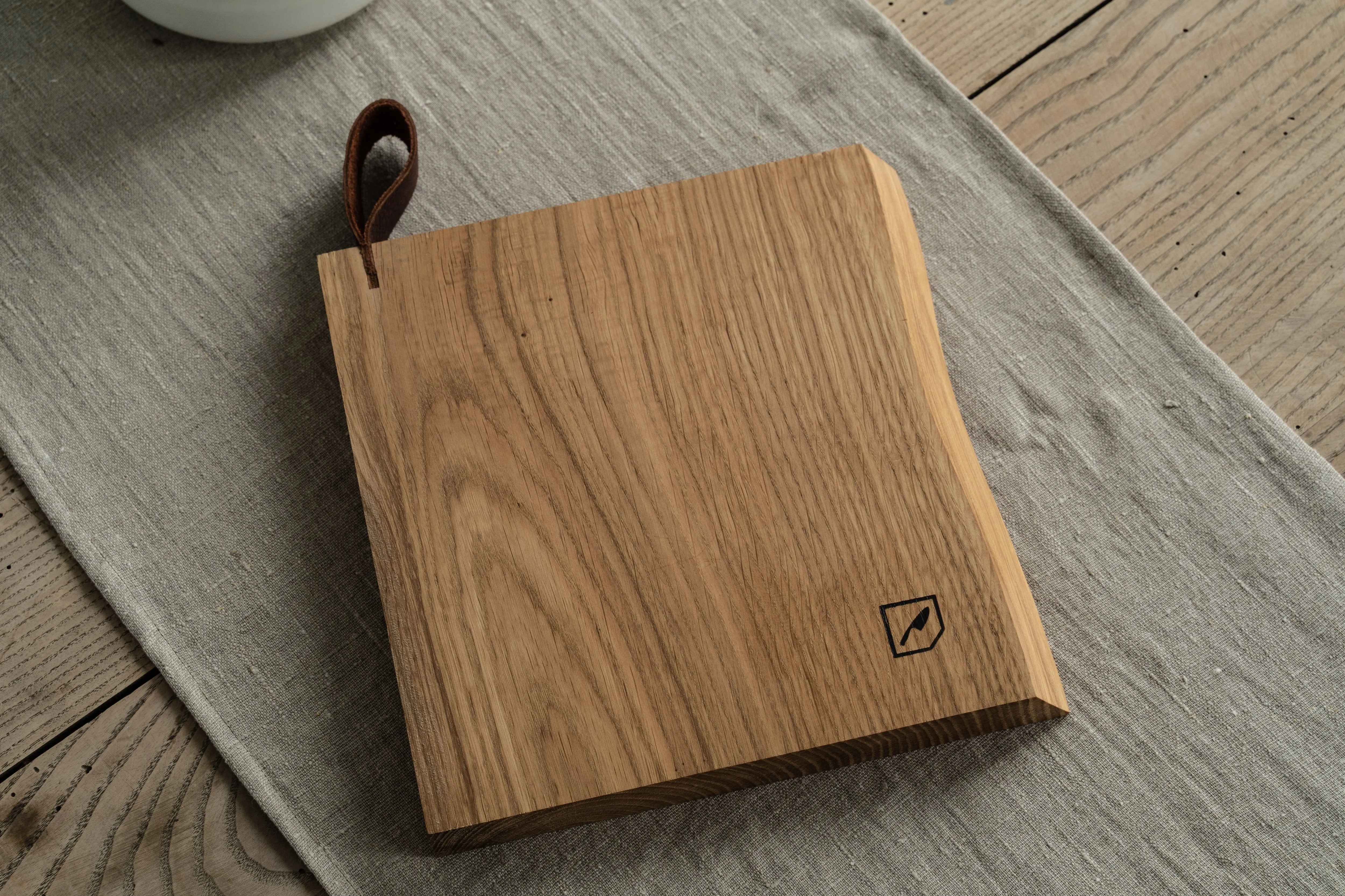 Small Oak Cutting Board by Mediea: Durable and Eco-Friendly