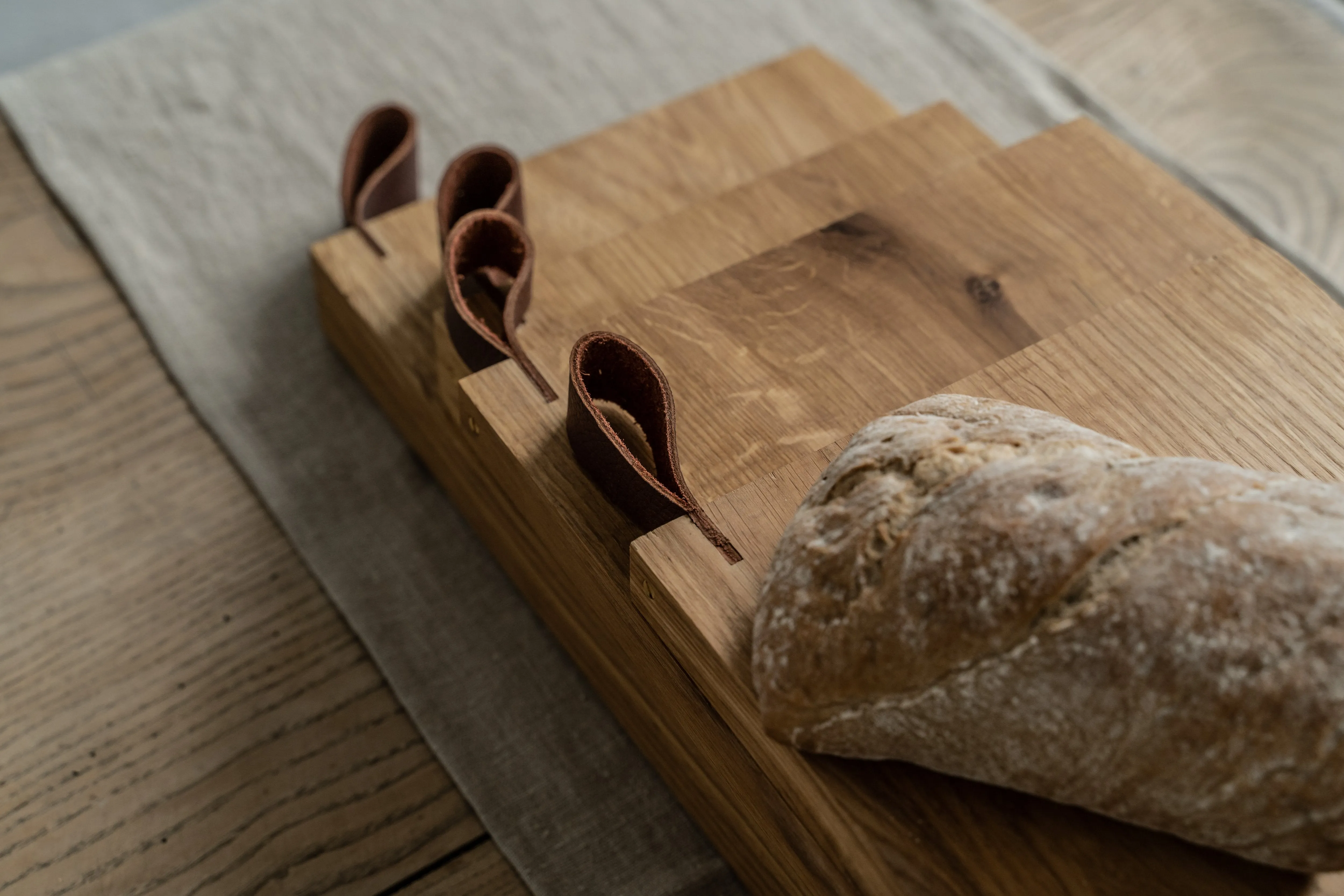 Small Oak Cutting Board by Mediea: Durable and Eco-Friendly