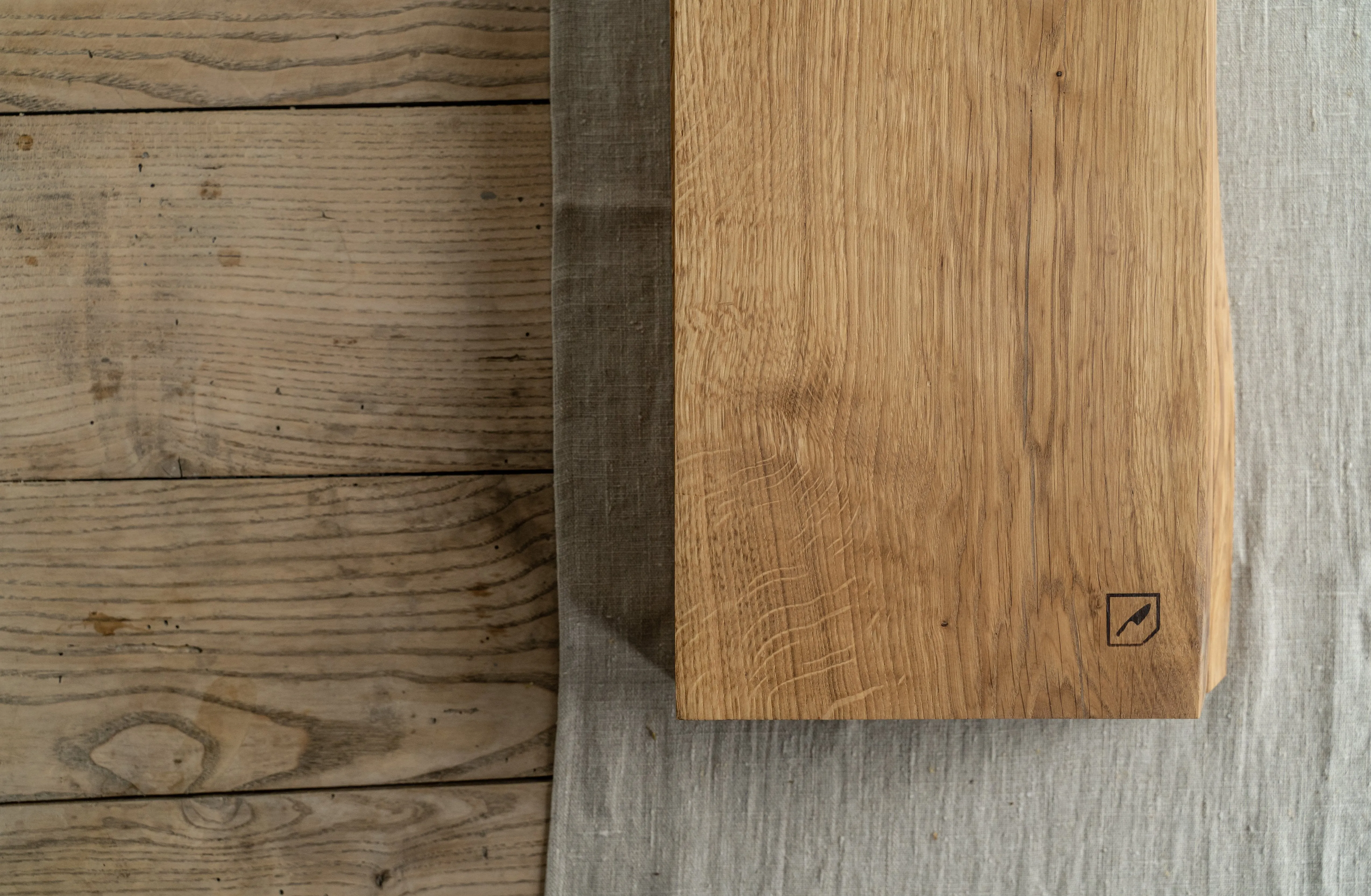 Small Oak Cutting Board by Mediea: Durable and Eco-Friendly