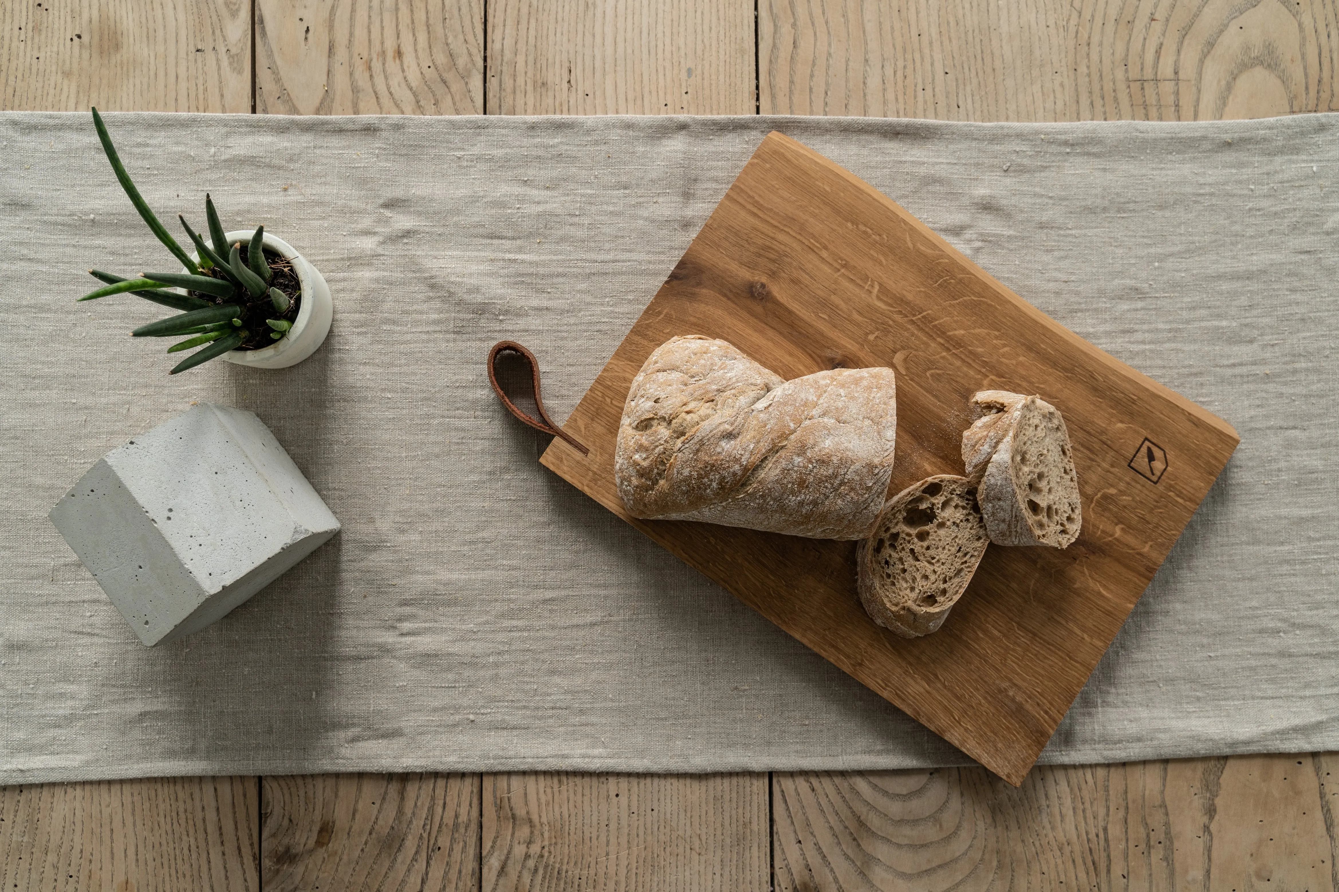 Small Oak Cutting Board by Mediea: Durable and Eco-Friendly