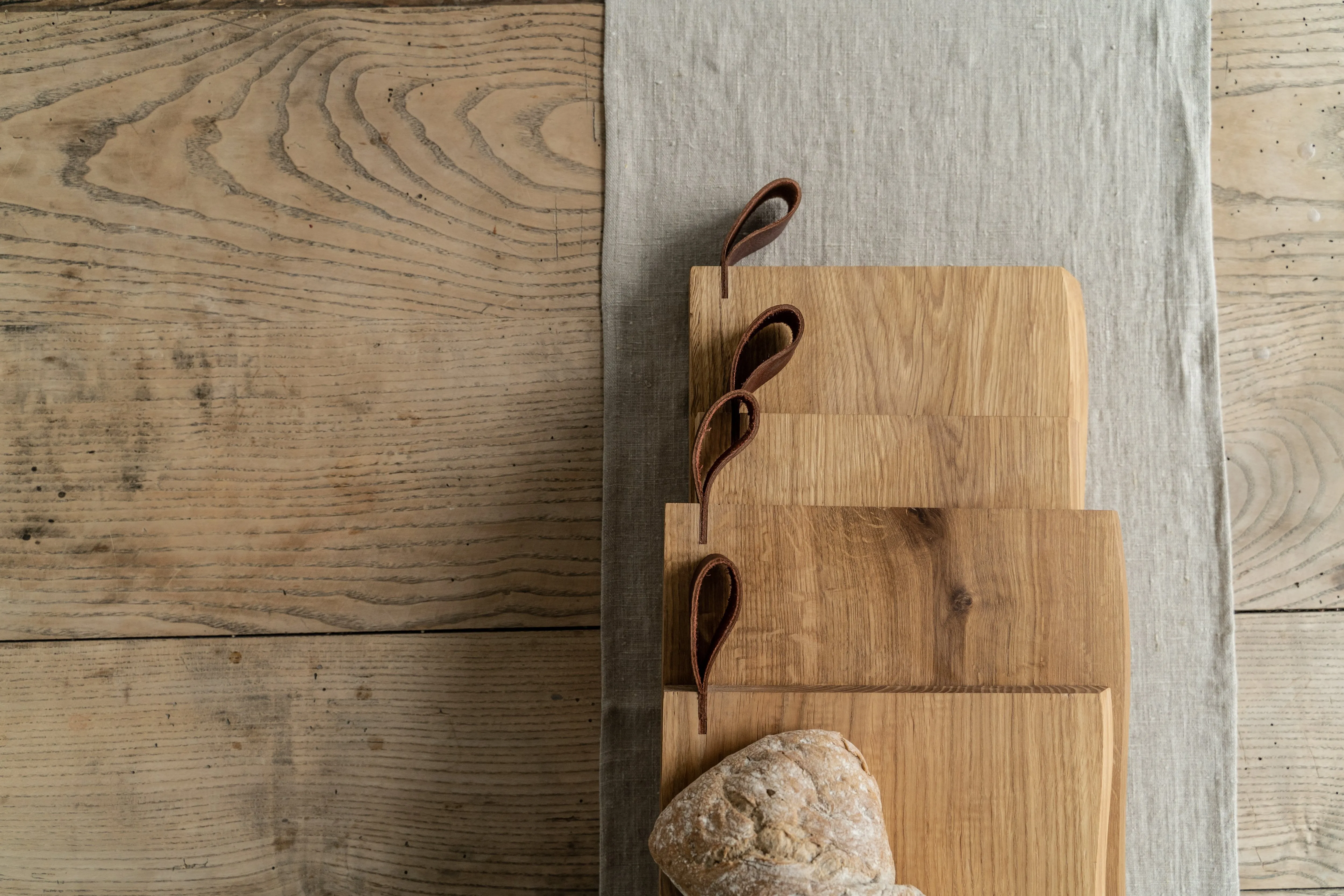 Small Oak Cutting Board by Mediea: Durable and Eco-Friendly