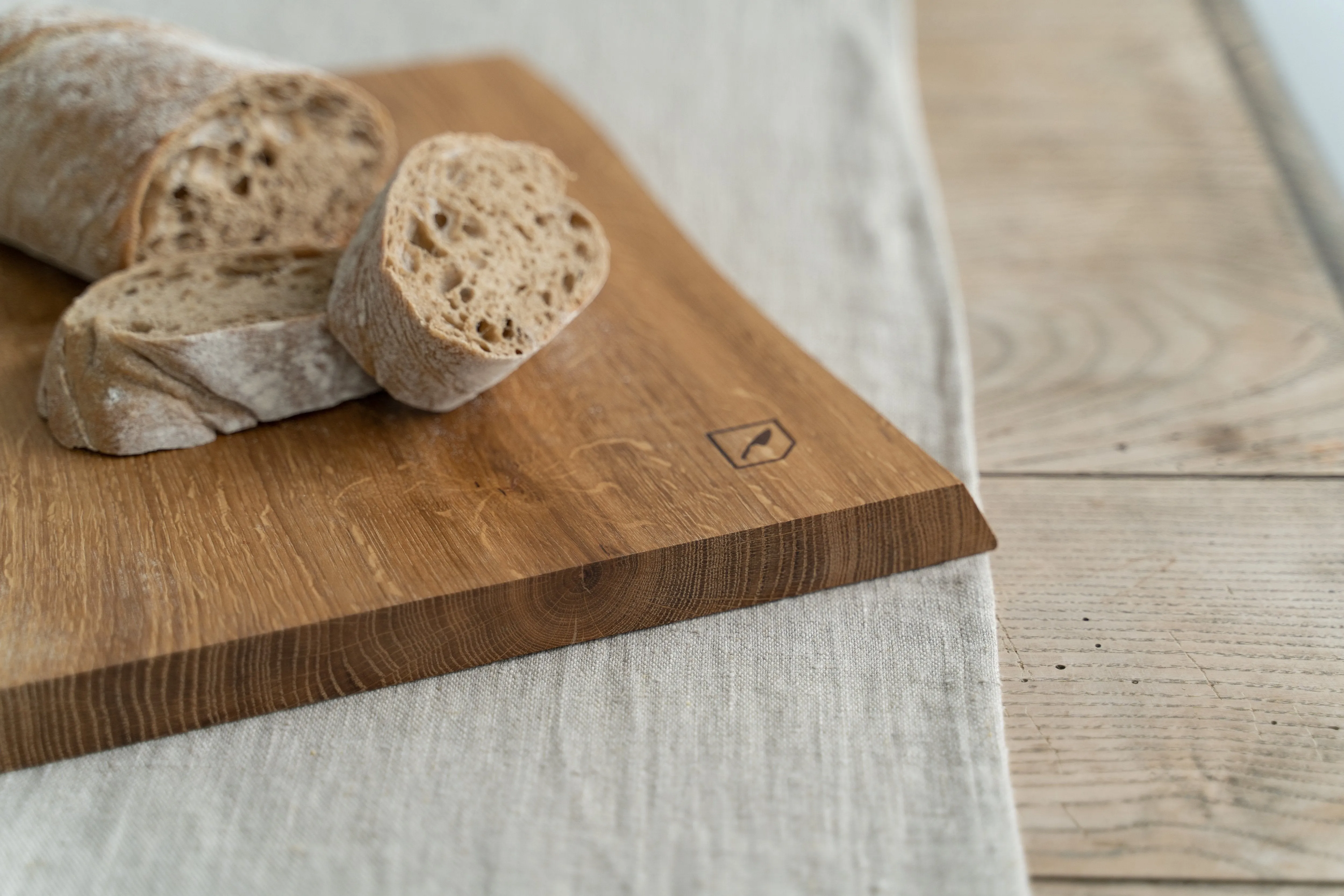 Small Oak Cutting Board by Mediea: Durable and Eco-Friendly