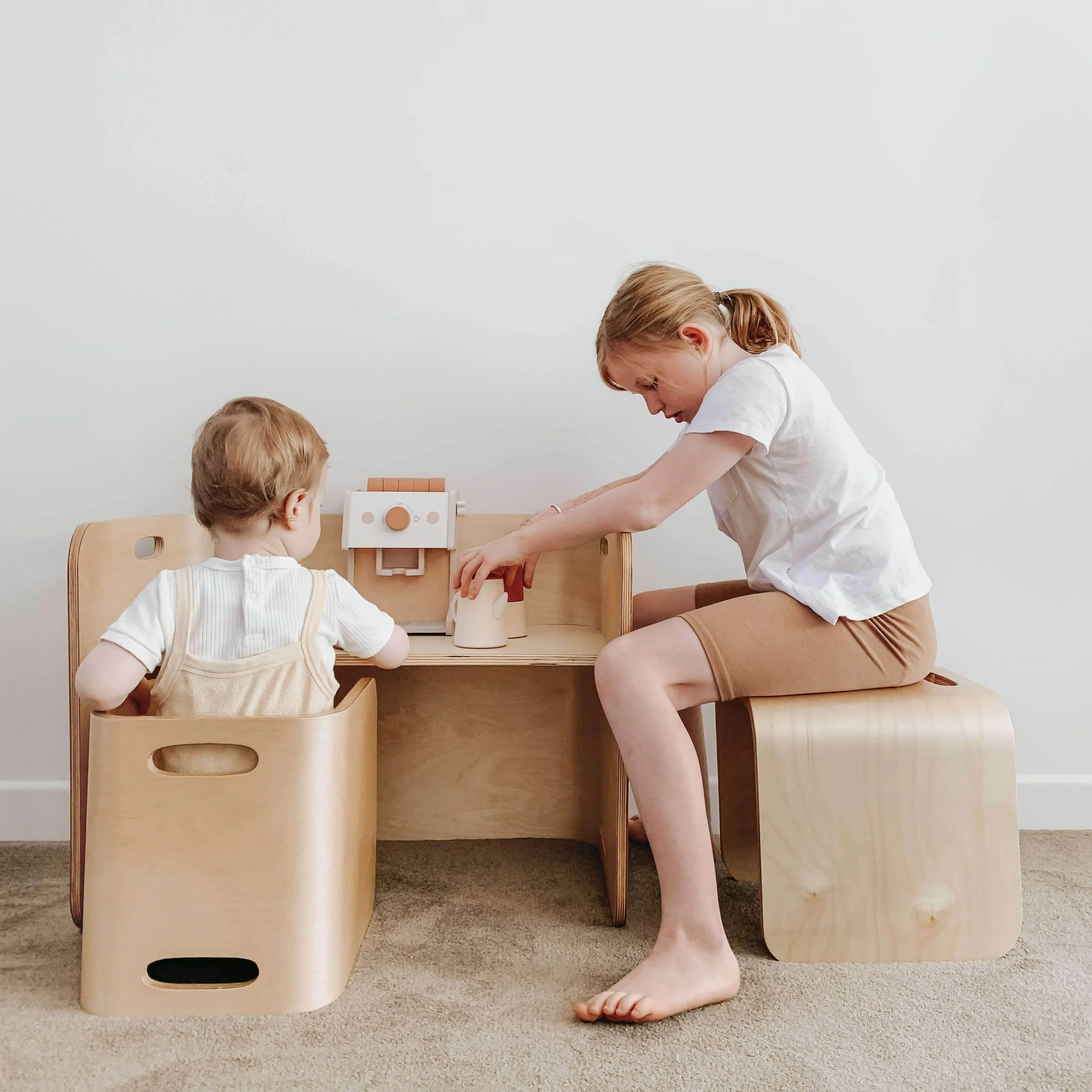 Ohbubs Kid's Table and Chairs